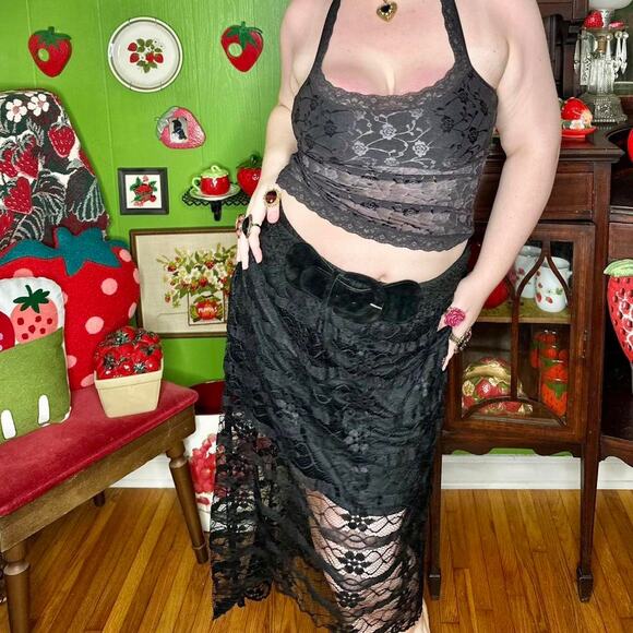 Whimsigoth grunge boho asymmetrical hi-low black sheer floral lace midi skirt - Picture 4 of 6